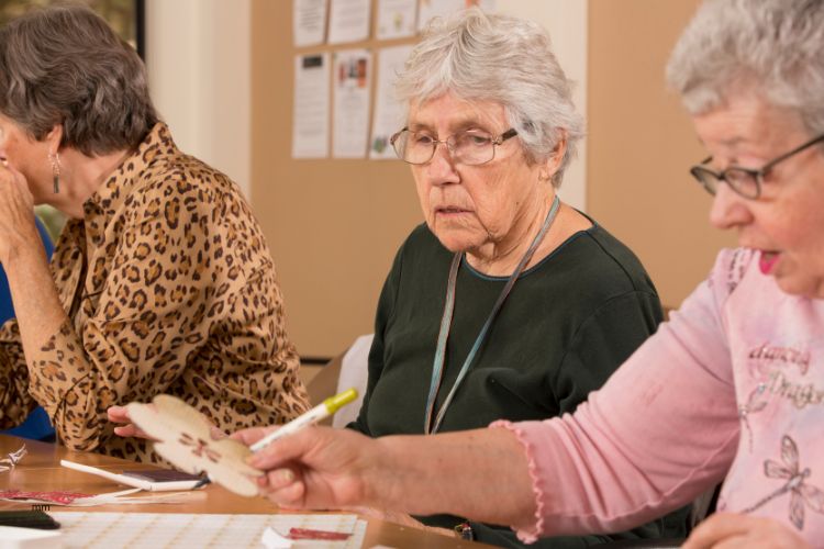 Arts and Crafts Activities in Sun City Center Assisted Living ...