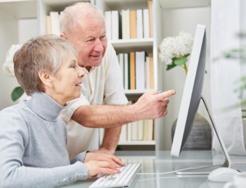 Technology and Social Media for Seniors in Sun City Center Assisted Living